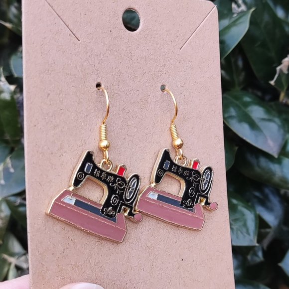 Vintage Sewing Machine Earrings - Picture 3 of 8